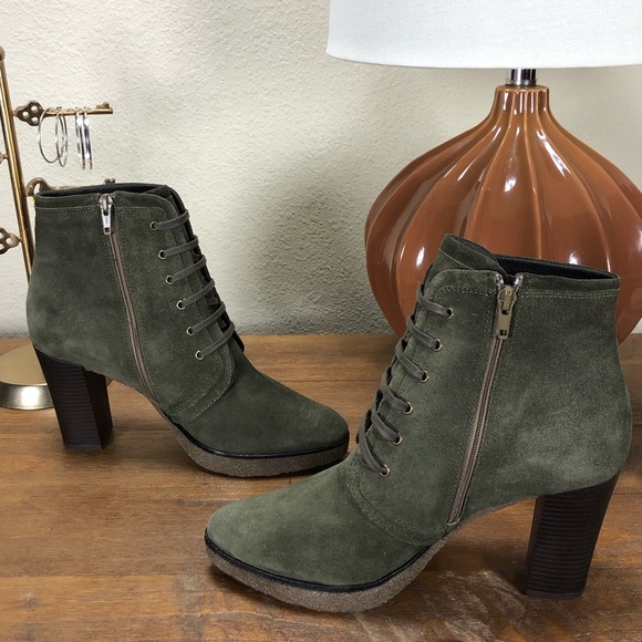 NWT Barney’s New York Olive Suede Lace Up Boots - Picture 4 of 8